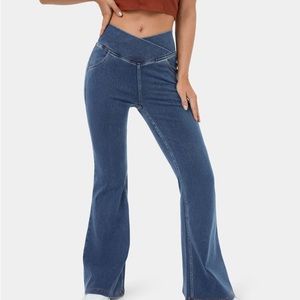 Halara High Waisted Crossover Back Pocket Stretchy Knit Flare Jeans-Size Small